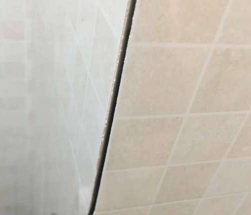 祥符瓷砖空鼓维修公司分享阳台瓷砖脱落的修复过程可以分为以下几个步骤
